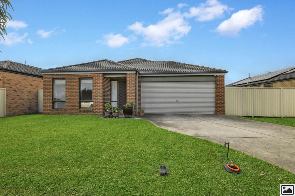 13 Lobelia St, Pakenham, VIC 3810