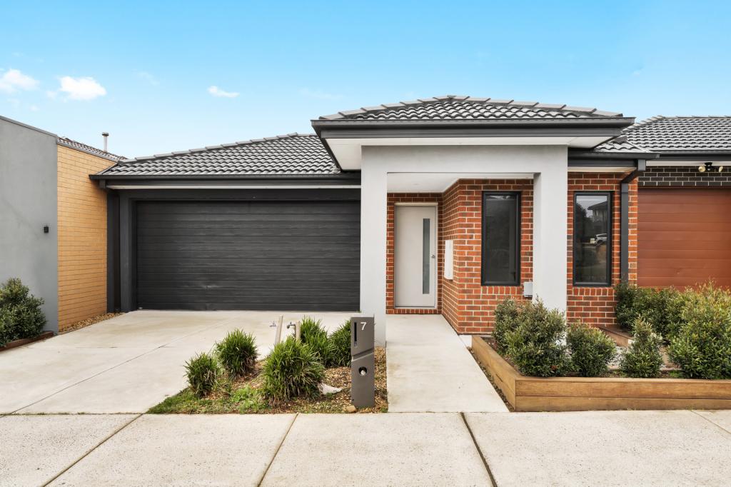 7 SCOTLAND CCT, CRANBOURNE WEST, VIC 3977