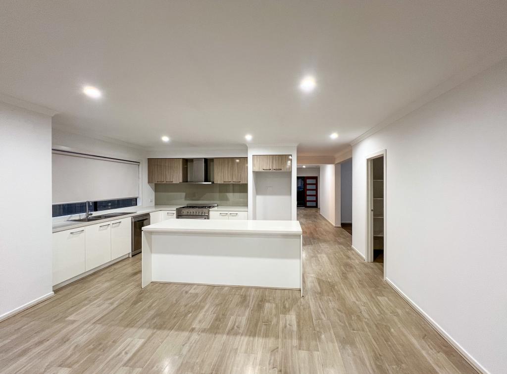 10 WOODLET WAY, DONNYBROOK, VIC 3064