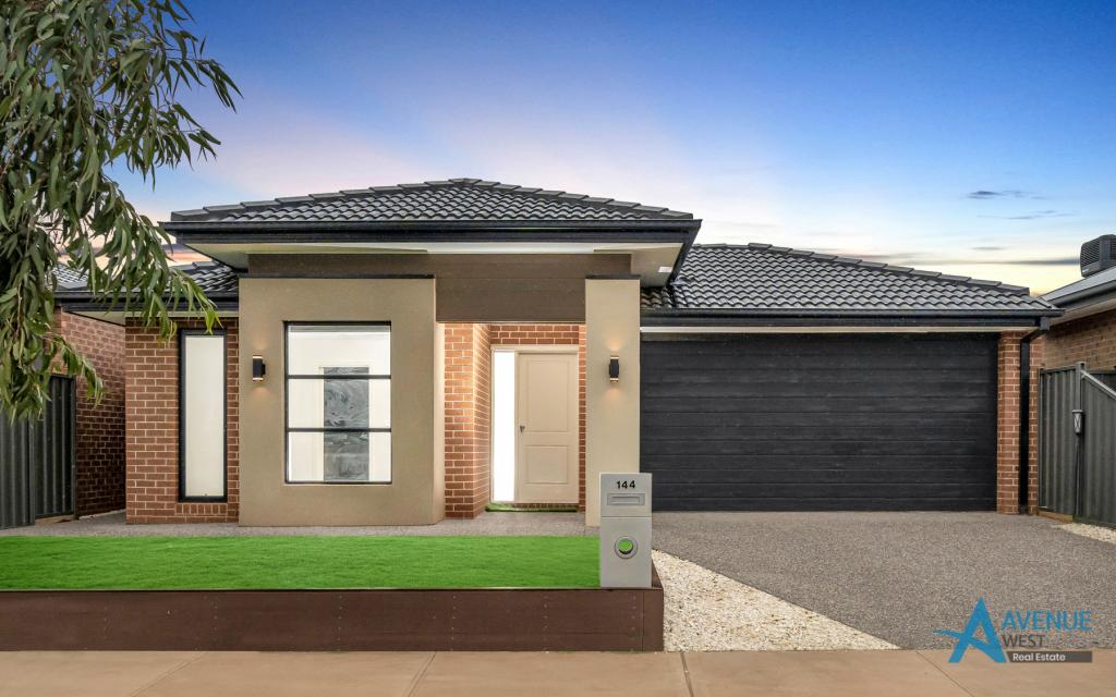 144 ATHERSTONE BVD, STRATHTULLOH, VIC 3338