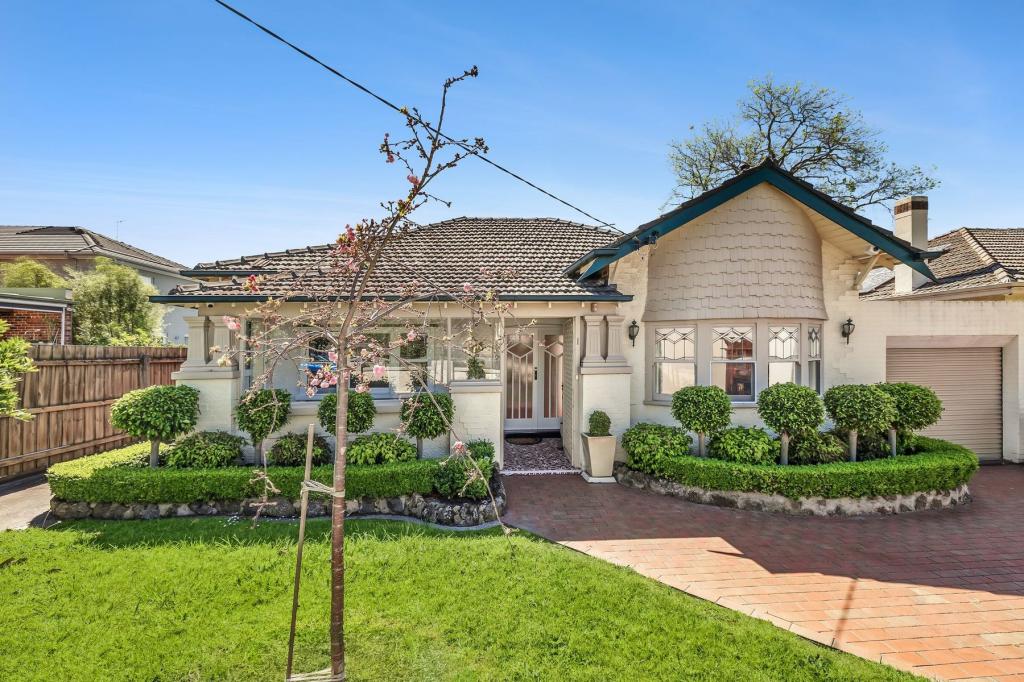 1 Cairnes Cres, Malvern East, VIC 3145
