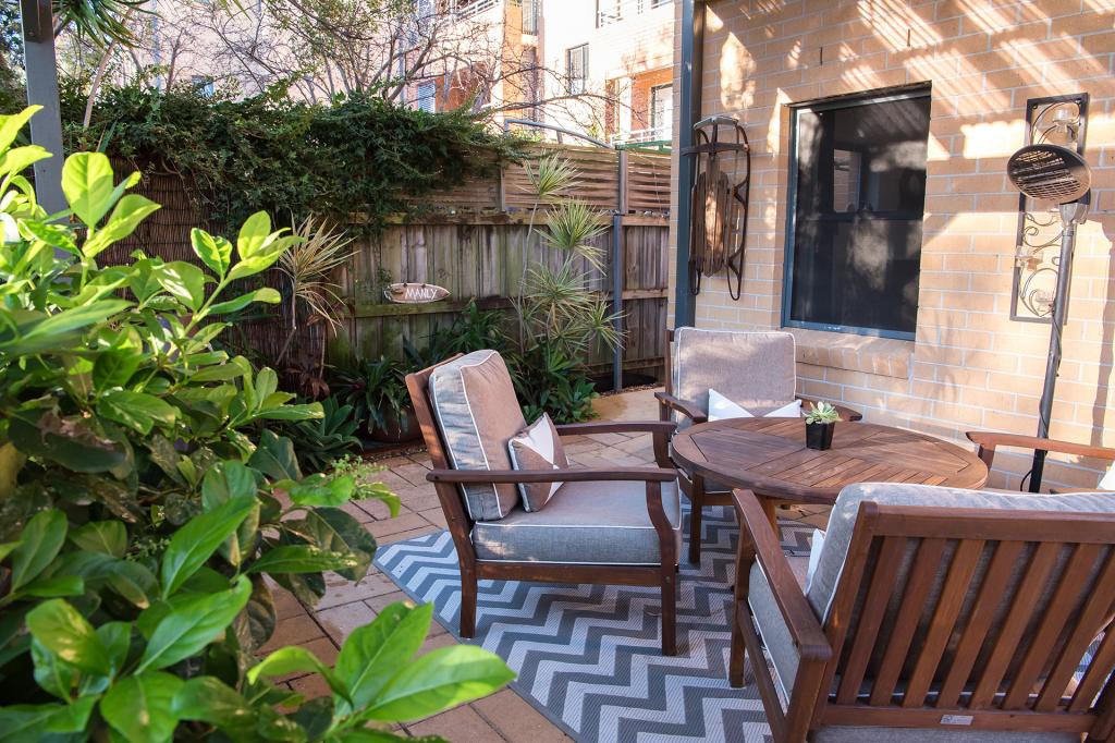 2/21 QUIRK RD, MANLY VALE, NSW 2093