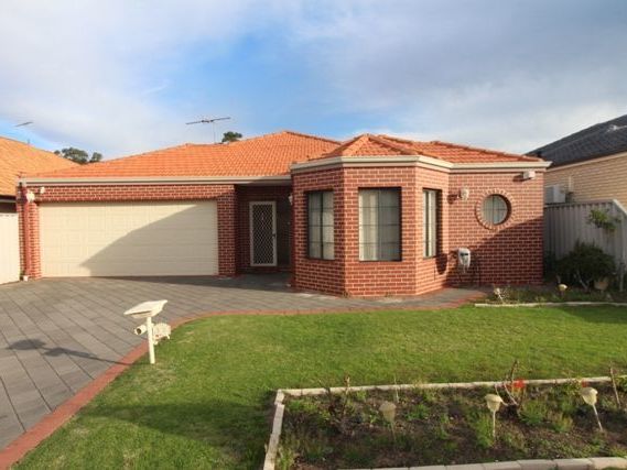 25 Elyard Cres, Stirling, WA 6021