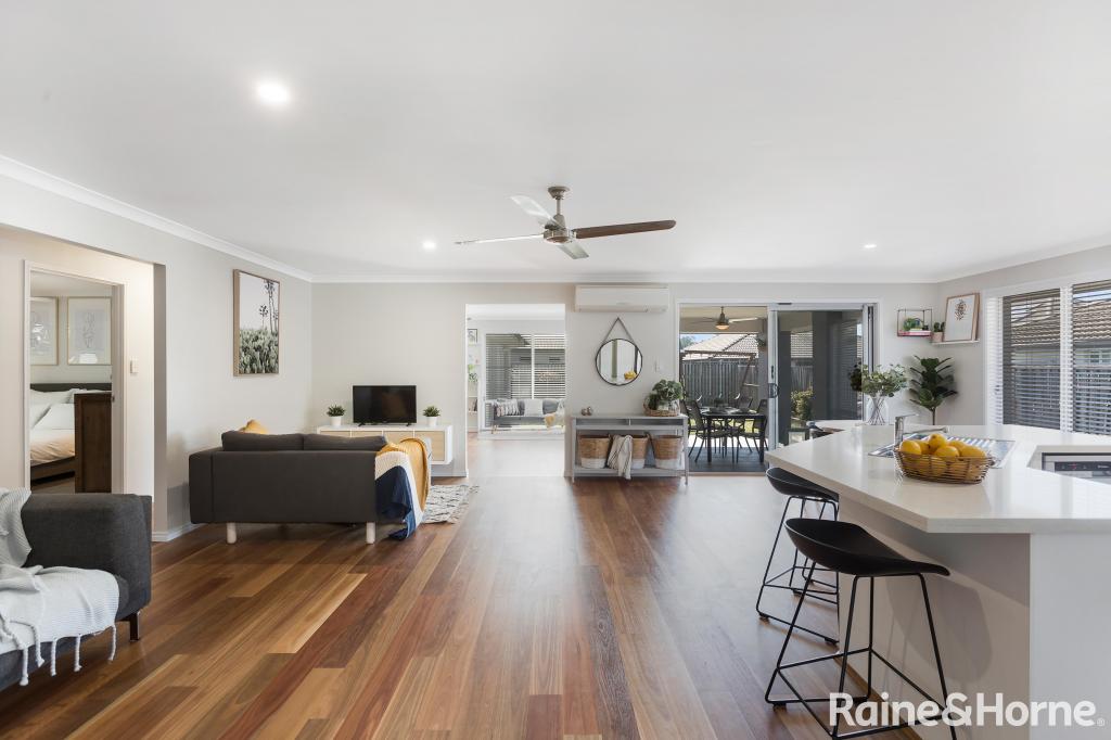 21 Crossing Dr, Eatons Hill, QLD 4037