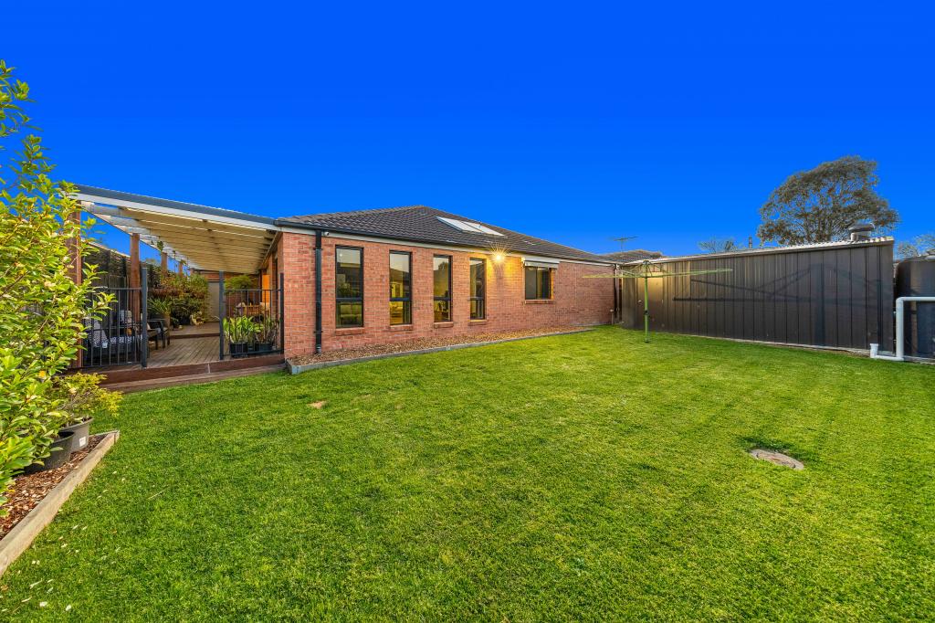 4 St Mellion Ct, Cranbourne, VIC 3977