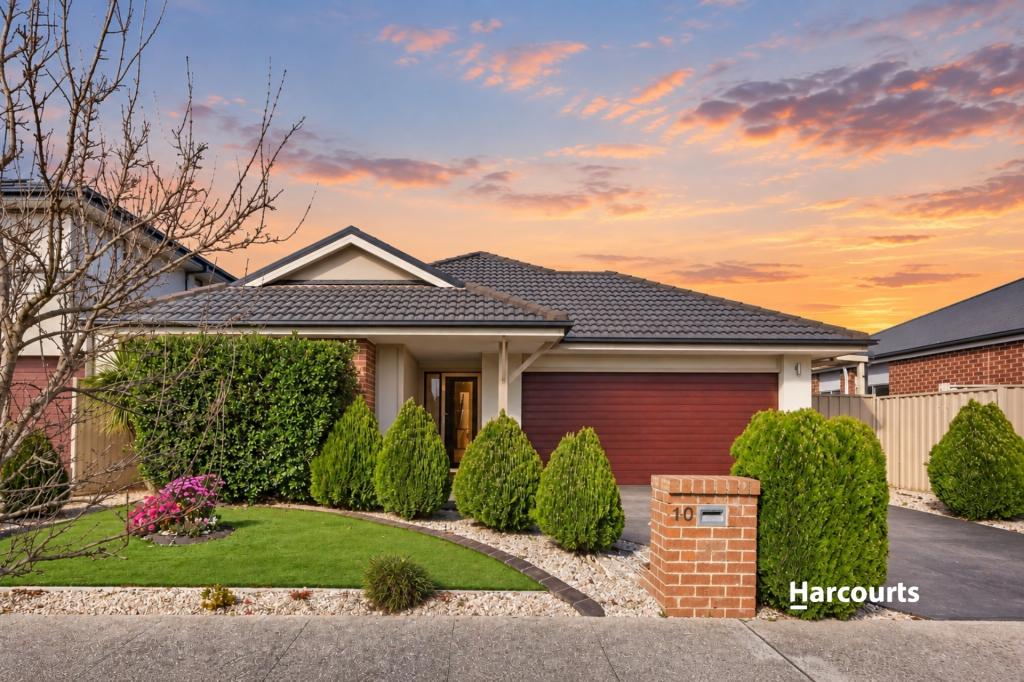 10 AUDLEY ST, PAKENHAM, VIC 3810