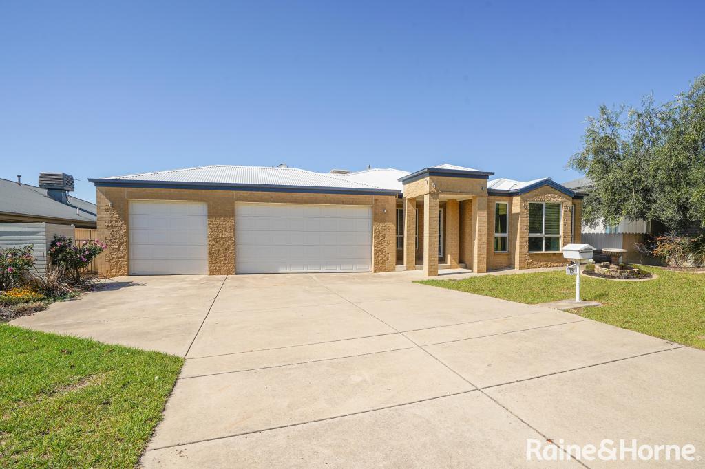 13 Dundale Cres, Estella, NSW 2650