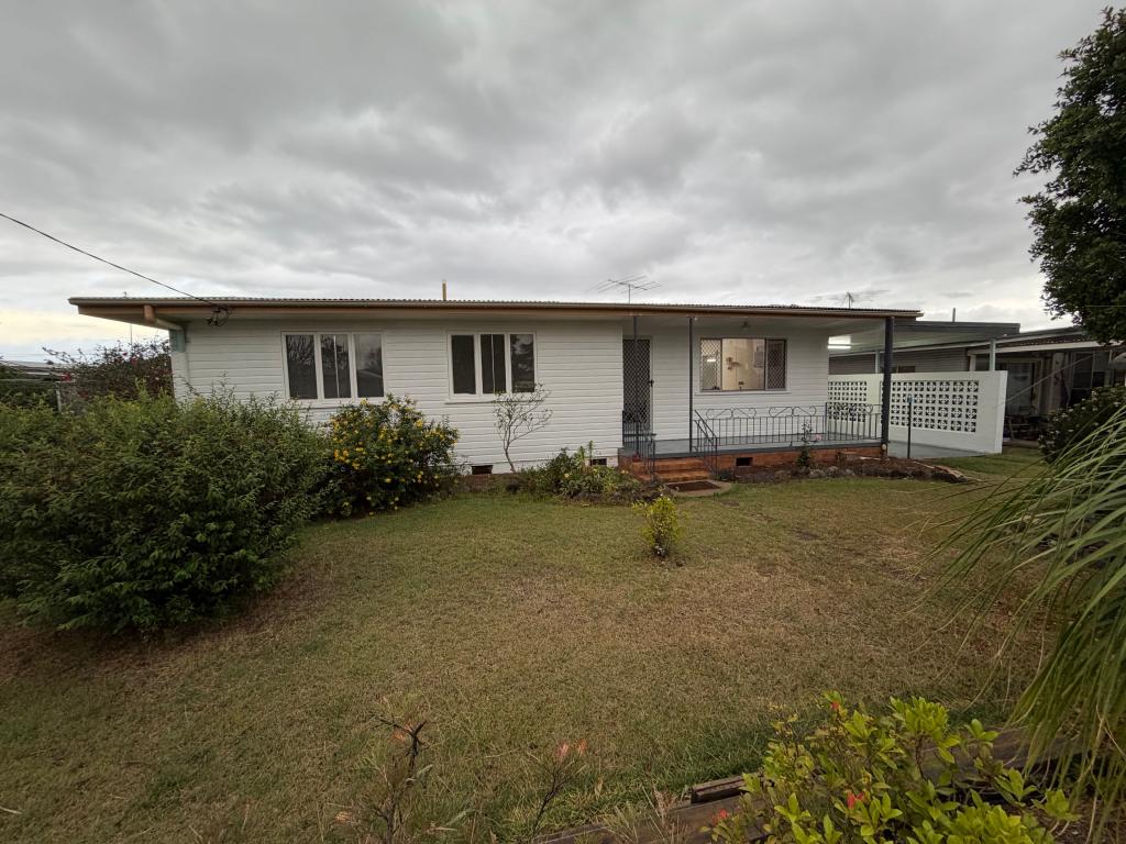 19 Skinner St, Gatton, QLD 4343