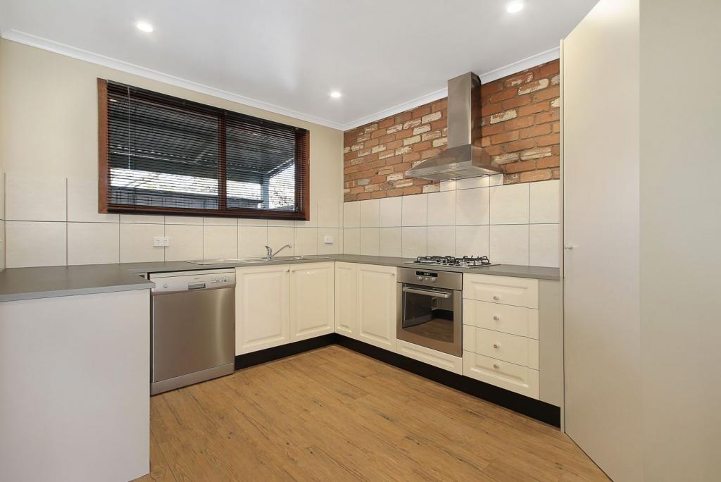 2/566 Woodbury Ct, Lavington, NSW 2641