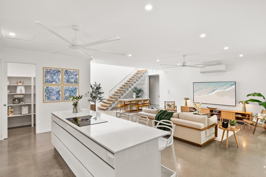 18 Turtle Cl, Clifton Beach, QLD 4879