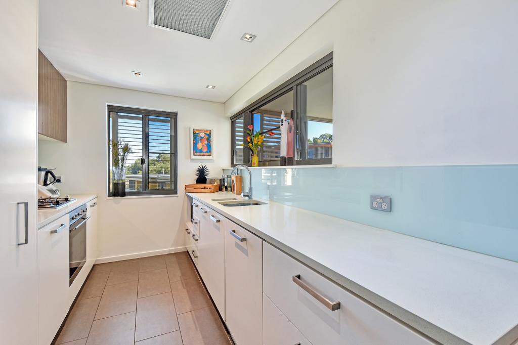 211/19b Kitchener Dr, Darwin City, NT 0800