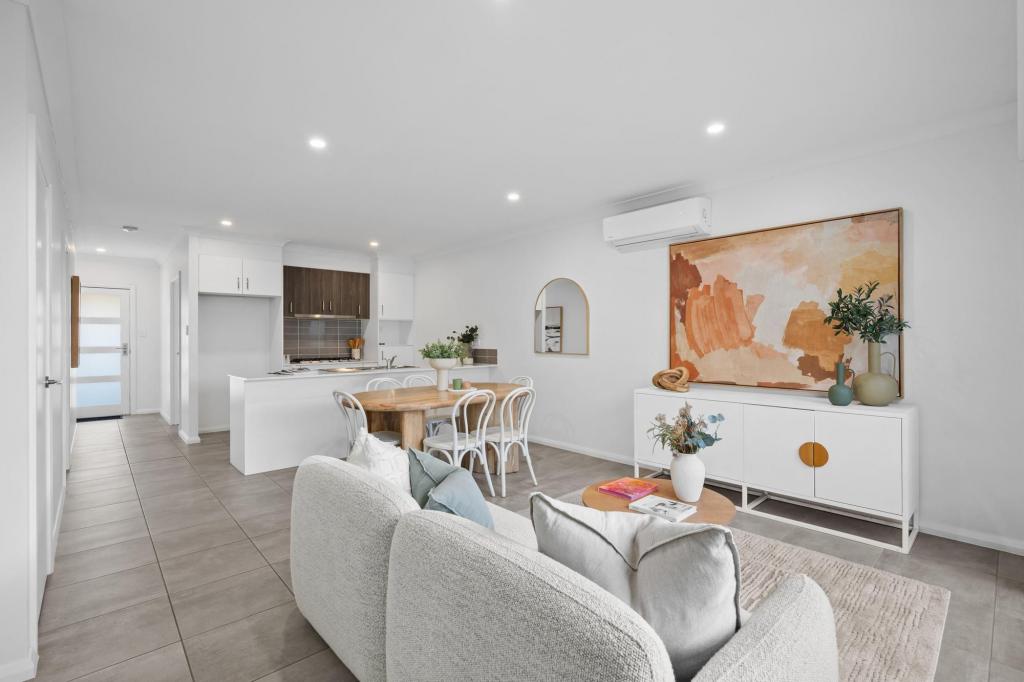 8 Torrens Pkwy, South Ripley, QLD 4306