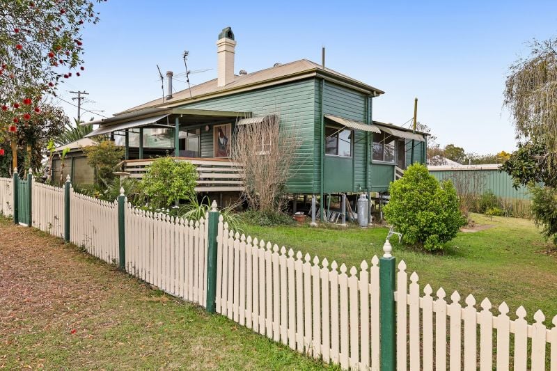 16 Mary St, Warwick, QLD 4370