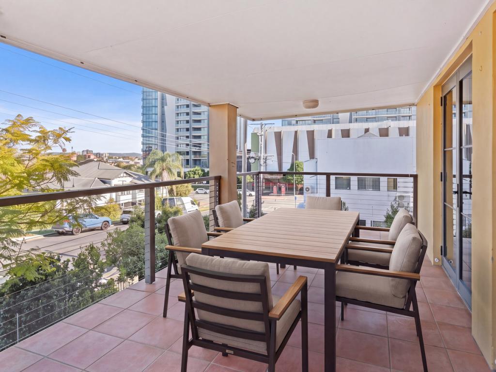 5/10 AMELIA ST, COORPAROO, QLD 4151