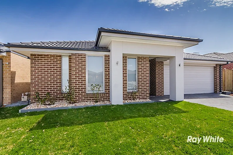 10 Statham View, Cranbourne West, VIC 3977