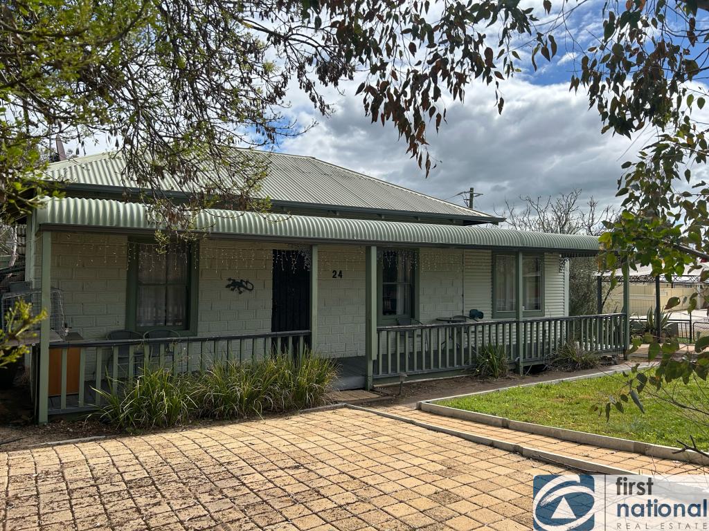 24 Burlong Rd, Northam, WA 6401
