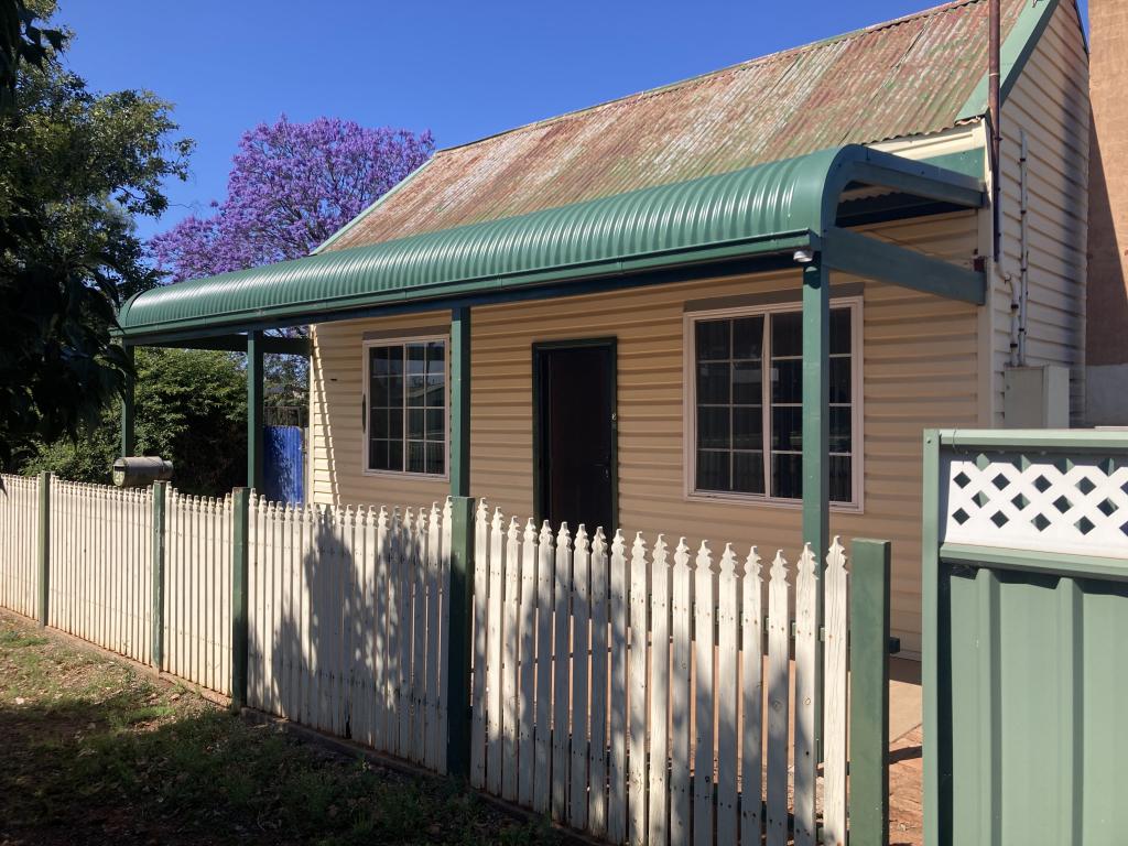 26 Louth Rd, Cobar, NSW 2835