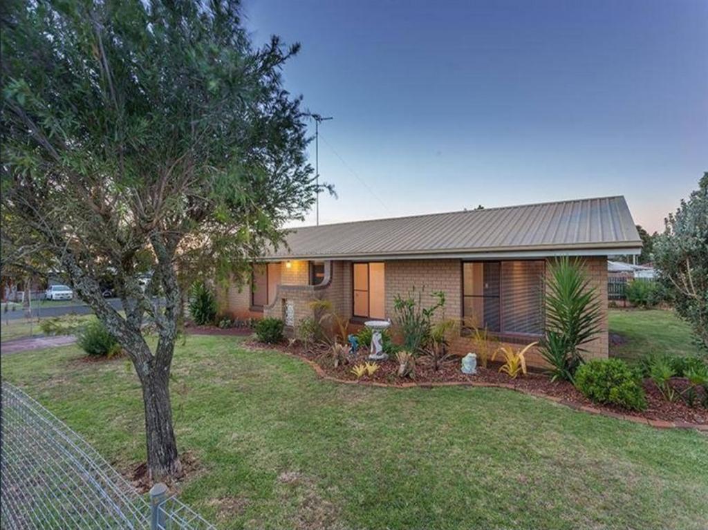 13 TERRICA ST, GLENVALE, QLD 4350