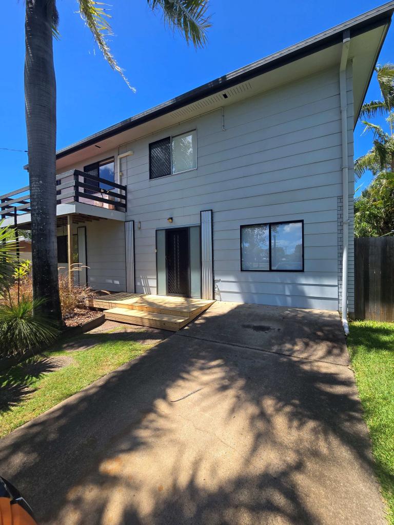 98 Hammond St, Urangan, QLD 4655