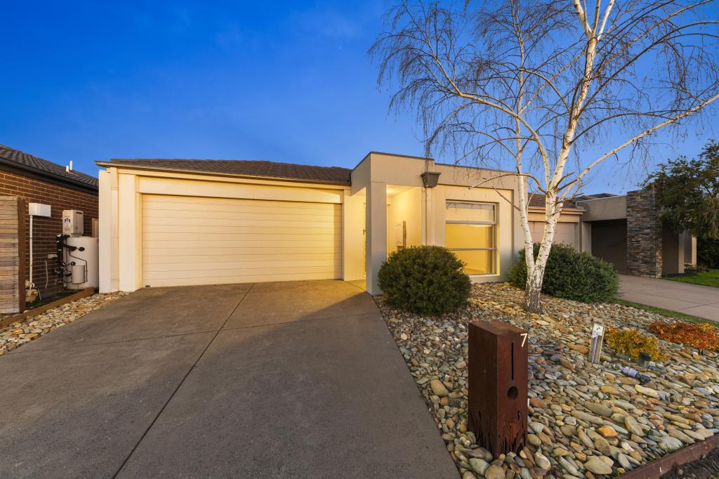 7 Bavaria Lane, Pakenham, VIC 3810