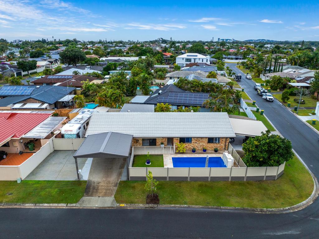 8 Southerly St, Mermaid Waters, QLD 4218
