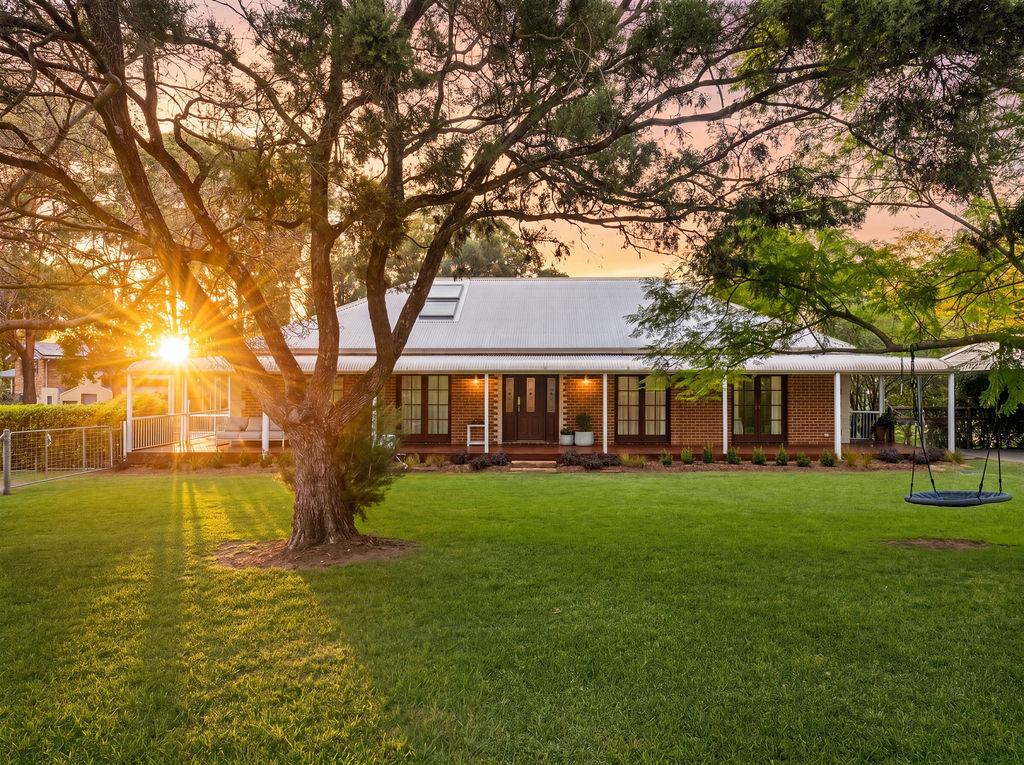 2 GRIGG CL, ELLIS LANE, NSW 2570