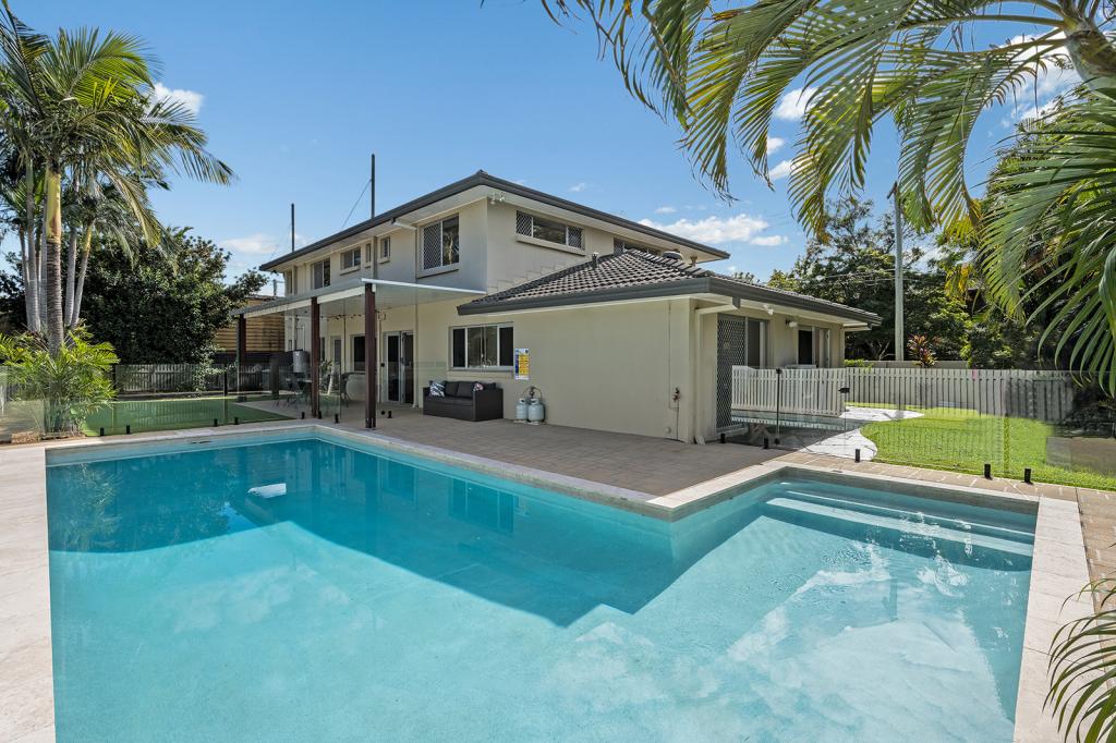 2 Ramor St, Kenmore, QLD 4069