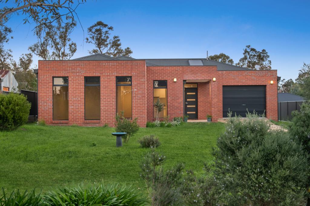 156 Victoria Rd, Harcourt, VIC 3453