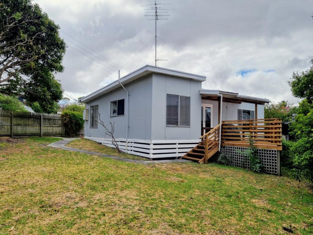 105 Bayview Ave, Inverloch, VIC 3996