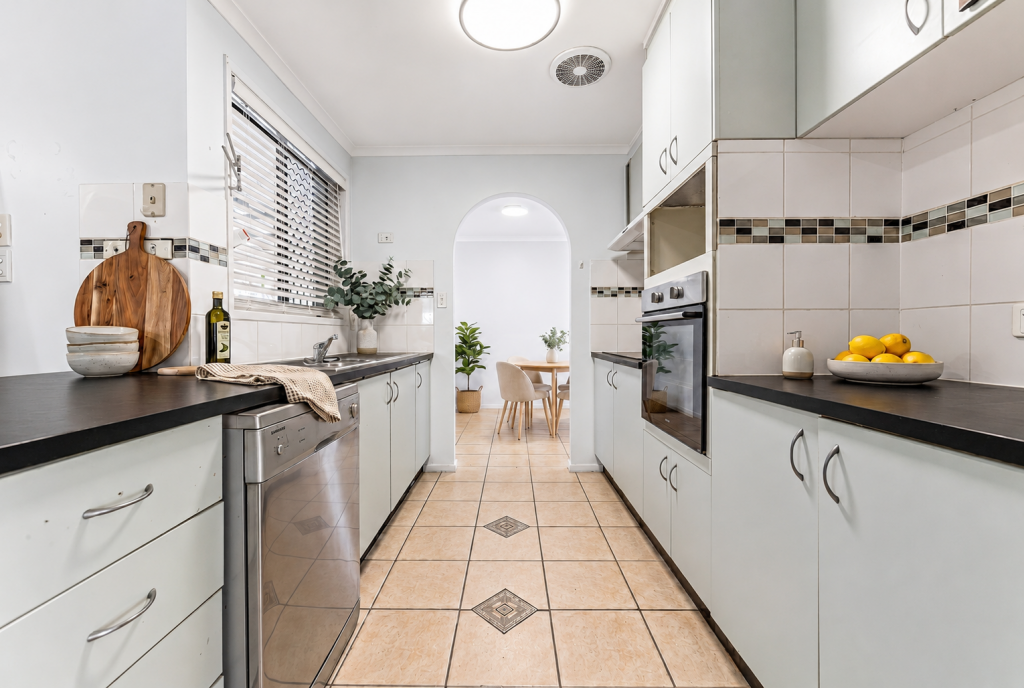 4 Meadow Cres, Beenleigh, QLD 4207