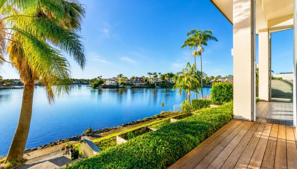 37 MARTINIQUE WAY, CLEAR ISLAND WATERS, QLD 4226