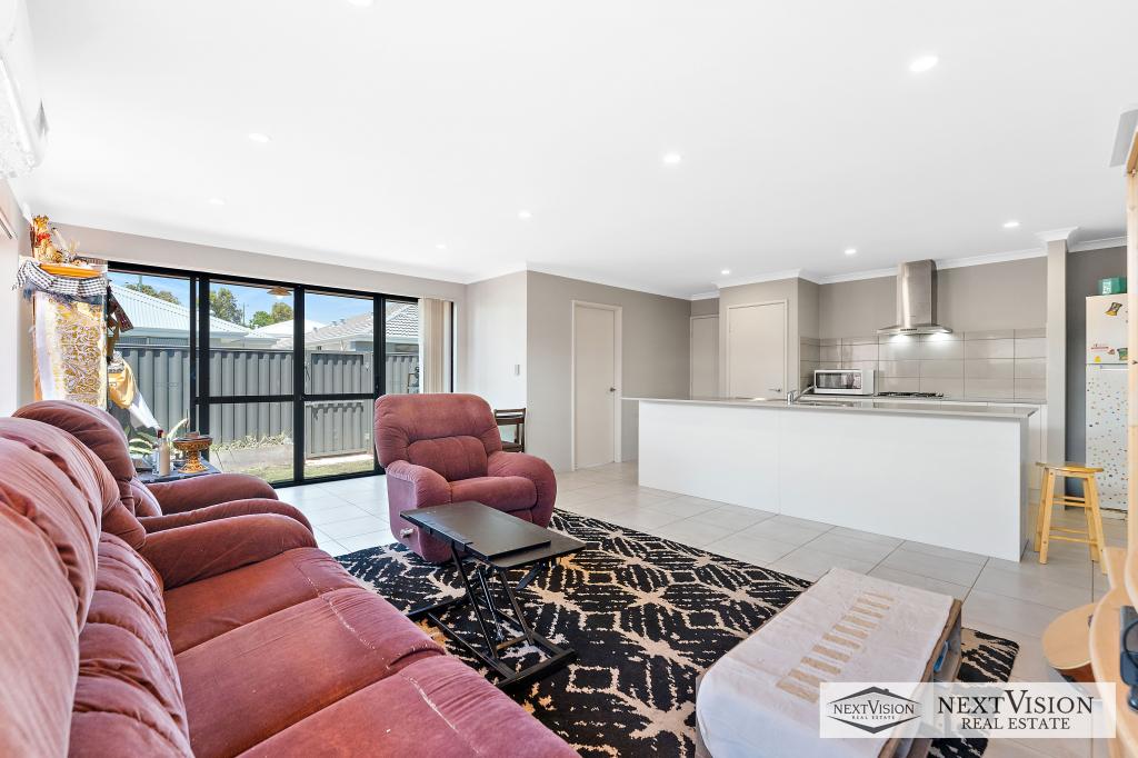 2/84 West Churchill Ave, Lake Coogee, WA 6166