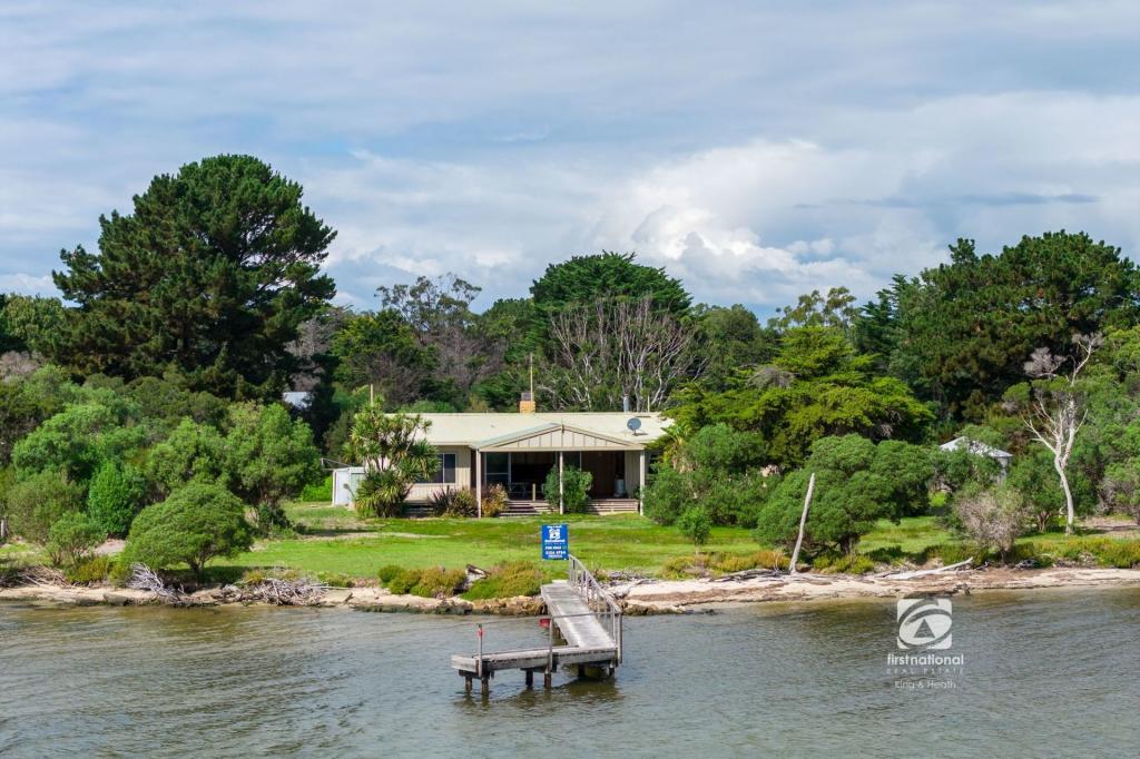 155 Gravelly Point Rd, Raymond Island, VIC 3880