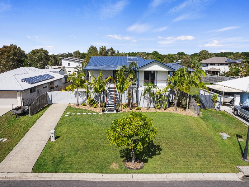 8 SANCTUARY WAY, COOLOOLA COVE, QLD 4580