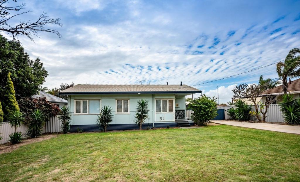 51 Abelia St, Rangeway, WA 6530