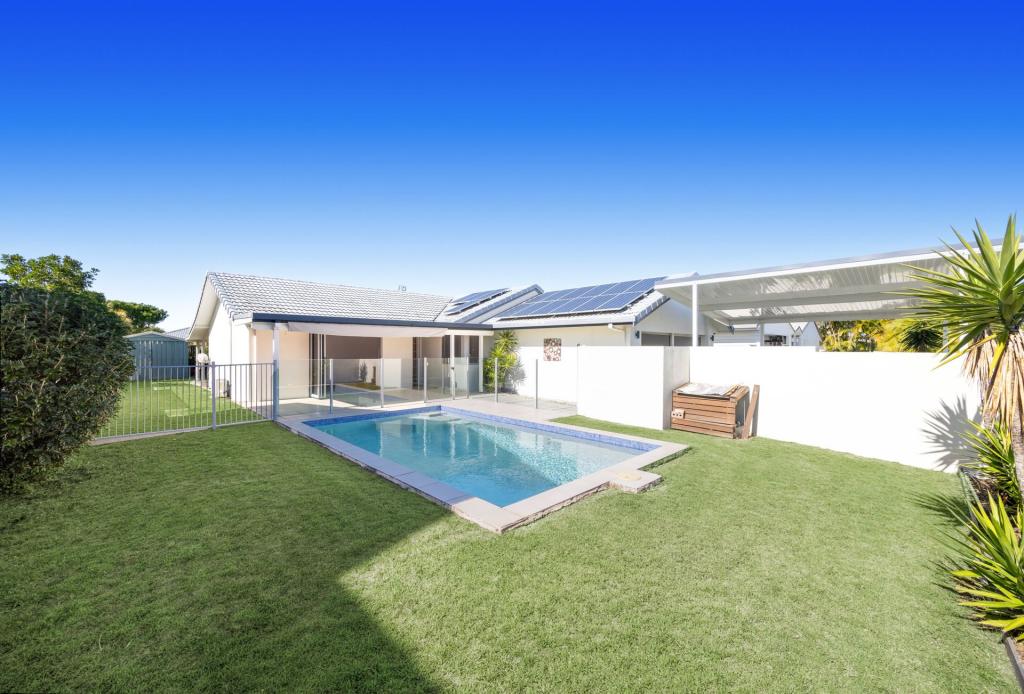 1 Vauxhall St, Minyama, QLD 4575
