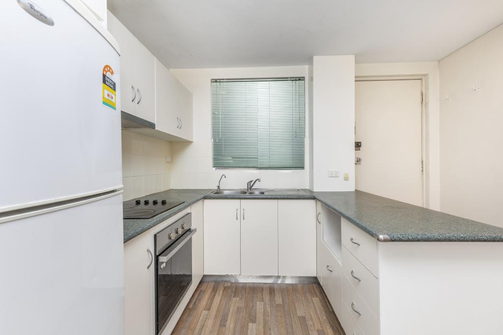 35/8 HAMPTON ST, BURSWOOD, WA 6100