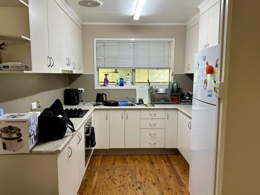 4 Harris Ct, Moranbah, QLD 4744