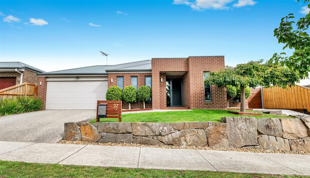 27 Gordon Bvd, Gisborne, VIC 3437