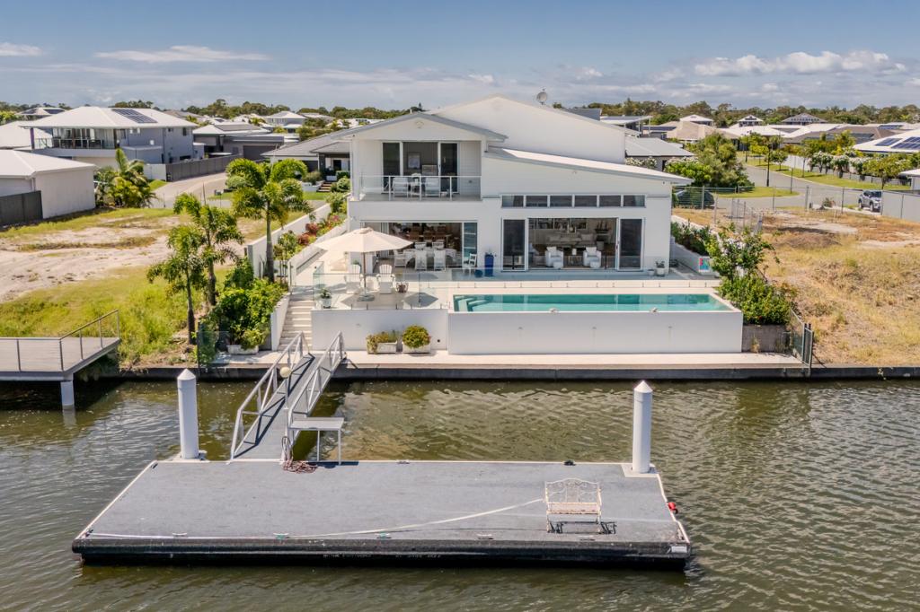 101 Seaside Dr, Banksia Beach, QLD 4507