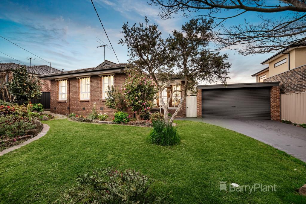 15 Kingloch Pde, Wantirna, VIC 3152