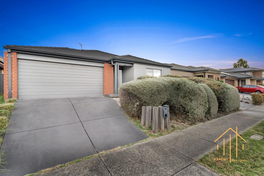 9 HIBERNIA PL, CRANBOURNE EAST, VIC 3977