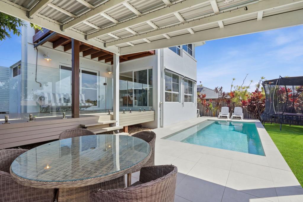 14 Nollamara Dr, Elanora, QLD 4221