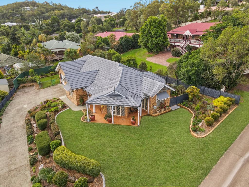 6 KERR CT, BRASSALL, QLD 4305