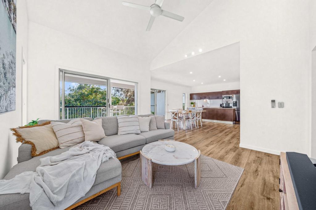 11/4 FLEAY CT, BURLEIGH HEADS, QLD 4220