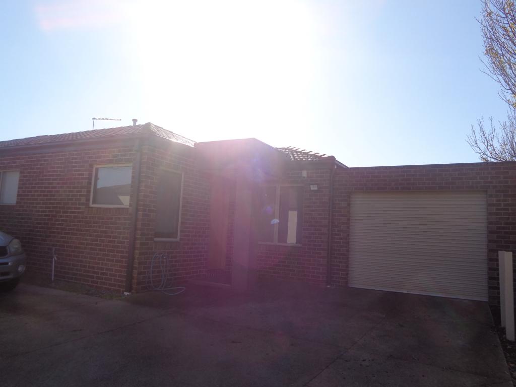 2/18 Sutherland St, Albanvale, VIC 3021