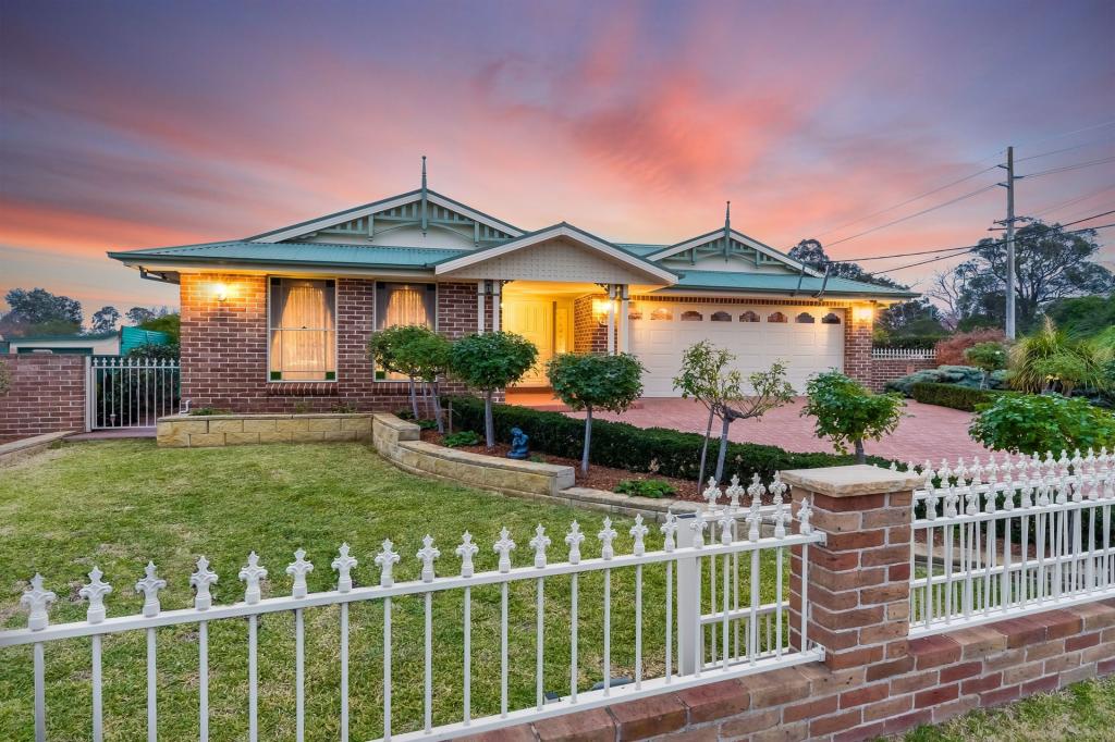 10 Emmett St, Tahmoor, NSW 2573