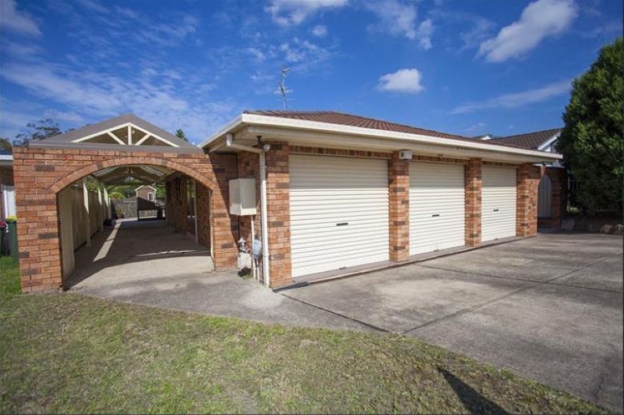 32 SWAN CCT, GREEN VALLEY, NSW 2168