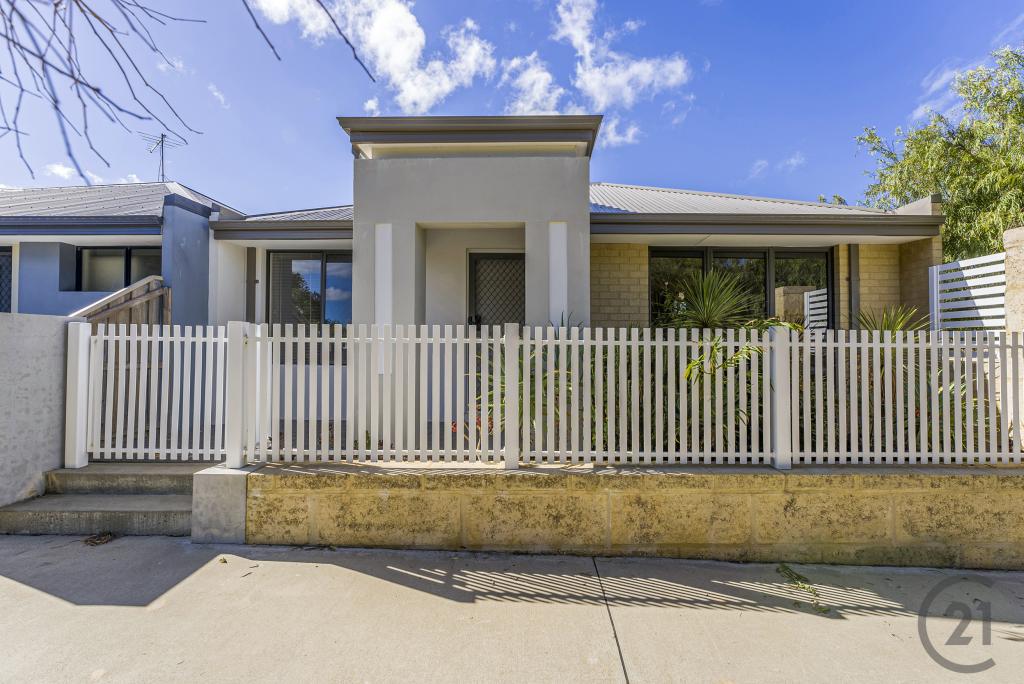 11 Tamarind Lane, Halls Head, WA 6210