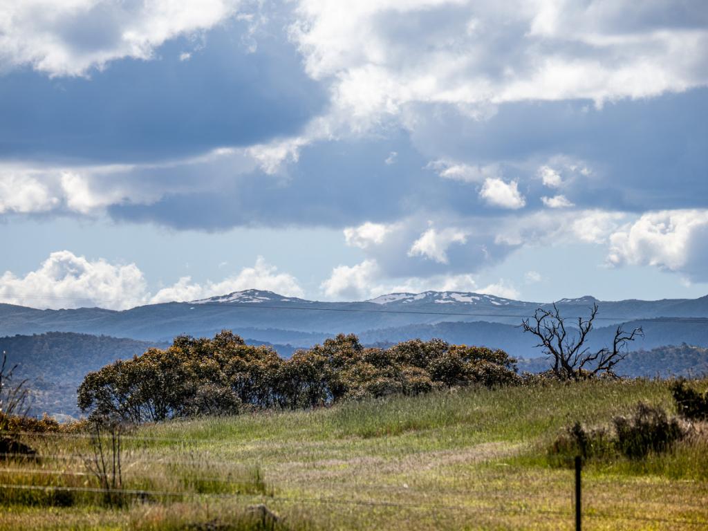 274 Mcguffickes Rd, Jindabyne, NSW 2627